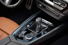 4-m40i-with-manual-gearbox-interior-01-2024-2250px.webp