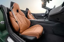 4-m40i-with-manual-gearbox-interior-01-2024-2254px.webp