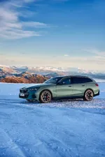 -bmw-i5-edrive40-touring-still-shot-02-2024-1000px.webp