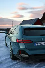 new-bmw-i5-edrive40-touring-close-up-02-2024-999px.webp