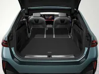 ve40-touring-in-the-studio-interior-02-2024-2000px.webp
