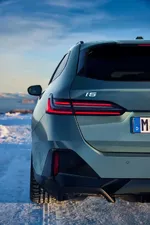 ew-bmw-i5-edrive40-touring-close-up-02-2024-1000px.webp