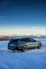 -bmw-i5-edrive40-touring-still-shot-02-2024-1000px.webp