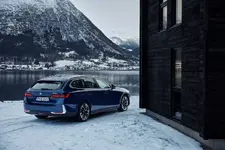 -bmw-520d-xdrive-touring-still-shot-02-2024-2248px.webp