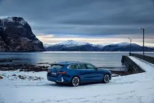 -bmw-520d-xdrive-touring-still-shot-02-2024-2248px.webp