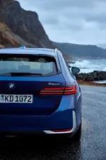 new-bmw-520d-xdrive-touring-close-up-02-2024-999px.webp