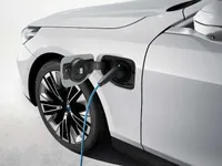 4-charging-the-new-bmw-530e-touring-02-2024-2000px.webp