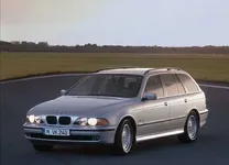 P90537406-the-bmw-5-series-touring-e39-2072px.webp