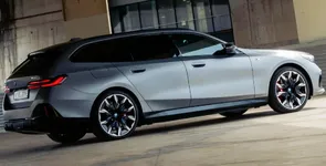 BMW-i5-M60-Touring-G61-Elektro-Kombi-M-01.webp