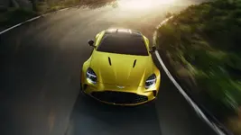 Aston Martin Vantage_05.webp