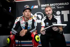 mw-motorrad-worldsbk-team-bmw-m-1000-rr-top-2250px.webp