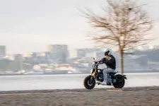 90537966-bmw-ce-02-highline-version-02-2024-2250px.webp