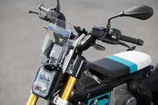 90538089-bmw-ce-02-highline-version-02-2024-2250px.webp
