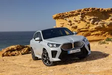 w-ix2-xdrive30-brooklyn-grey-static-02-2024-2248px.webp