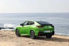 2-m35i-xdrive-frozen-tampa-bay-green-static-2249px.webp