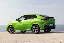 2-m35i-xdrive-frozen-tampa-bay-green-static-2248px.webp