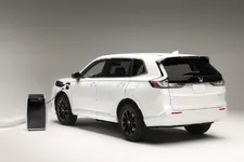 15 2025 Honda  CR-V eFCEV Powering Portable Air Conditioner.webp