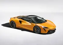 15910-McLarenArturaSpider.webp