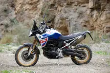 22-the-bmw-f-900-gs-off-road-stills-02-2024-2250px.webp