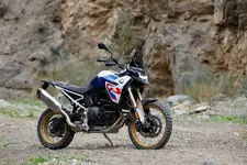 24-the-bmw-f-900-gs-off-road-stills-02-2024-2250px.webp