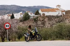 185-the-bmw-f-900-gs-on-road-stills-02-2024-2248px.webp