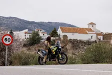 186-the-bmw-f-900-gs-on-road-stills-02-2024-2248px.webp