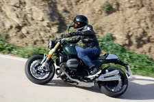 -the-bmw-r-12-ninet-riding-pictures-02-2024-2250px.webp