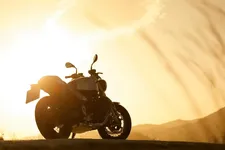 P90539468-the-bmw-r-12-ninet-stills-02-2024-2250px.webp