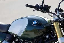90539408-the-bmw-r-12-ninet-details-02-2024-2250px.webp