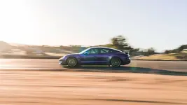 Sky_Purple_Metallic_Taycan_Turbo_GT_A1_02354_016.webp