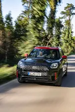 8-mini-john-cooper-works-countryman-03-2024-1000px.webp