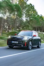 8-mini-john-cooper-works-countryman-03-2024-1000px.webp