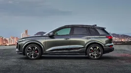 2025-audi-sq6-e-tron (2).webp