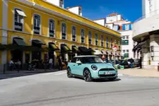 P90542414-mini-cooper-s-04-2024-2250px.webp