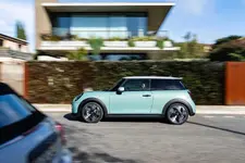 P90542423-mini-cooper-s-04-2024-2249px.webp