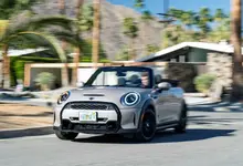 P90543659-mini-cooper-s-convertible-04-2024-2198px.webp