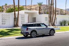 P90528339-mini-countryman-s-all4-11-2023-2249px.webp