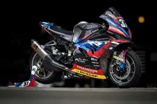 nce-world-championship-fim-ewc-37-bmw-m-100-2249px.webp