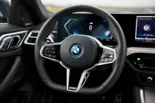 P90546629-the-new-bmw-i4-e-drive40-interior-2249px.webp