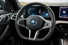 P90546629-the-new-bmw-i4-e-drive40-interior-2249px.webp