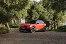 P90546325-mini-aceman-se-04-2024-2250px.webp