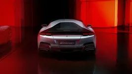 New_Ferrari_V12_ext_06_Design_white_media_66ea09fe-a1b7-4d4a-94e1-46a7b018a0f1.jpg