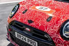 08-mini-john-cooper-works-prototype-04-2024-2250px.webp