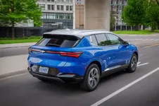 2024-chevrolet-equinox-ev-lt-302.webp