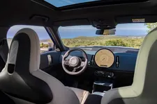 P90552015-mini-countryman-e-06-2024-2250px.webp