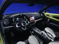 011_MOT_07_INT_DRIVER_GREEN_v09a.webp