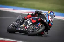 dsbk-rokit-bmw-motorrad-worldsbk-team-bmw-m-2250px.webp