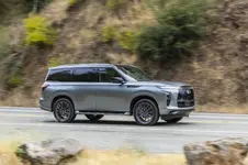 2025 INFINITI QX80 Dynamic Image 1.webp