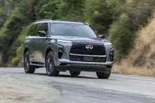 2025 INFINITI QX80 Dynamic Image 4.webp