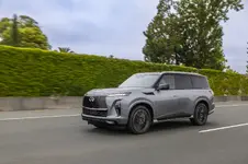 2025 INFINITI QX80 Dynamic Image 8.webp